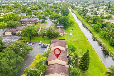 Townhouse in Plantation, Florida 3 bedrooms, 150.87 sq.m. № 2074974 - photo 29