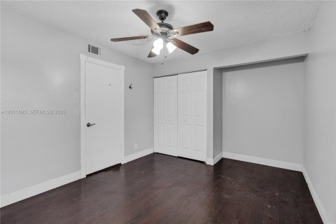 Townhouse in Plantation, Florida 3 bedrooms, 150.87 sq.m. № 2074974 - photo 24