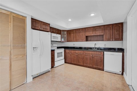 Townhouse in Plantation, Florida 3 bedrooms, 150.87 sq.m. № 2074974 - photo 3