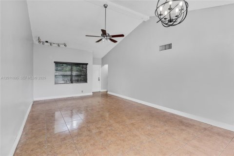 Townhouse in Plantation, Florida 3 bedrooms, 150.87 sq.m. № 2074974 - photo 2
