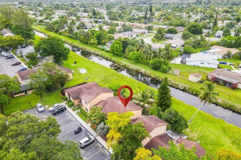 Townhouse in Plantation, Florida 3 bedrooms, 150.87 sq.m. № 2074974 - photo 28