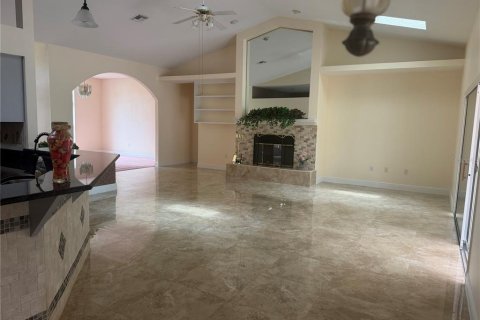 House in Eustis, Florida 4 bedrooms, 278.52 sq.m. № 2219701 - photo 29