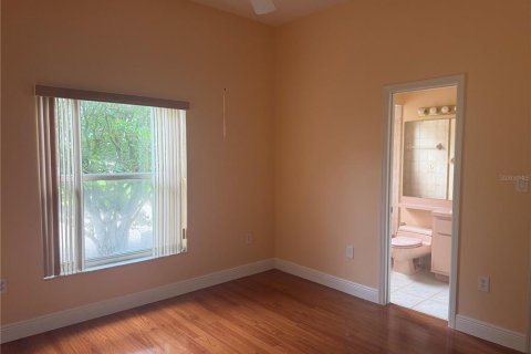 House in Eustis, Florida 4 bedrooms, 278.52 sq.m. № 2219701 - photo 12