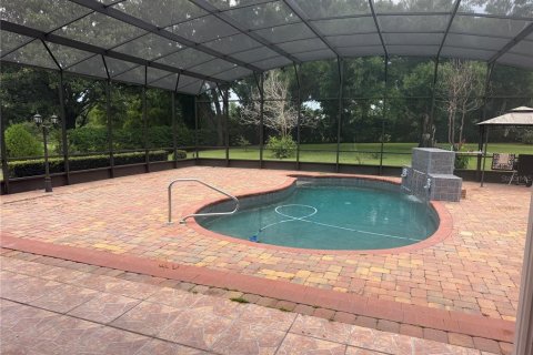 House in Eustis, Florida 4 bedrooms, 278.52 sq.m. № 2219701 - photo 4