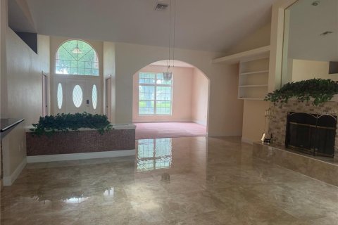 House in Eustis, Florida 4 bedrooms, 278.52 sq.m. № 2219701 - photo 30