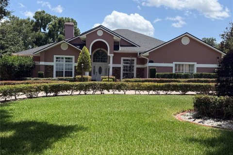 House in Eustis, Florida 4 bedrooms, 278.52 sq.m. № 2219701