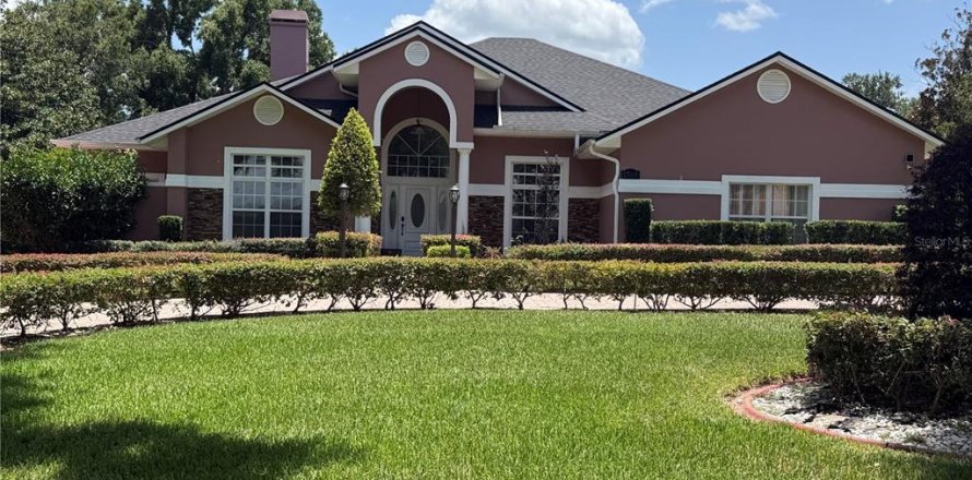 House in Eustis, Florida 4 bedrooms, 278.52 sq.m. № 2219701