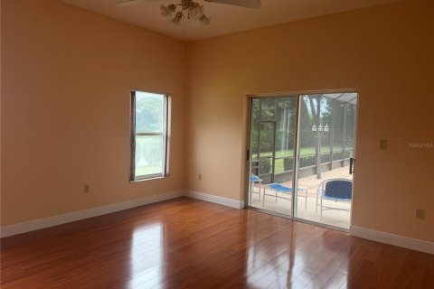 House in Eustis, Florida 4 bedrooms, 278.52 sq.m. № 2219701 - photo 6