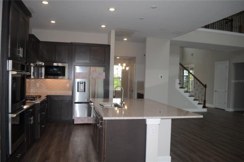 Casa en alquiler en Wesley Chapel, Florida, 6 dormitorios, 472.97 m2 № 1913563 - foto 11