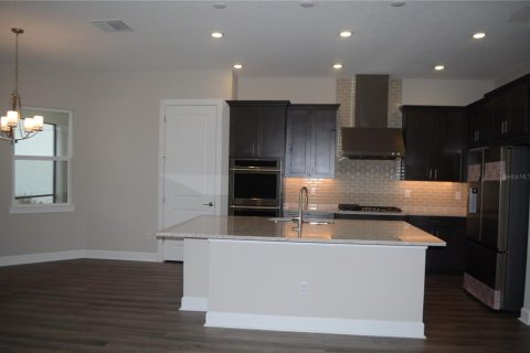 Casa en alquiler en Wesley Chapel, Florida, 6 dormitorios, 472.97 m2 № 1913563 - foto 7