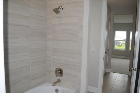 Casa en alquiler en Wesley Chapel, Florida, 6 dormitorios, 472.97 m2 № 1913563 - foto 28