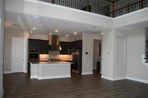 Casa en alquiler en Wesley Chapel, Florida, 6 dormitorios, 472.97 m2 № 1913563 - foto 4