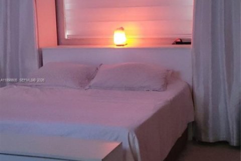 Casa en alquiler en South Miami, Florida, 4 dormitorios, 138.24 m2 № 2015004 - foto 20