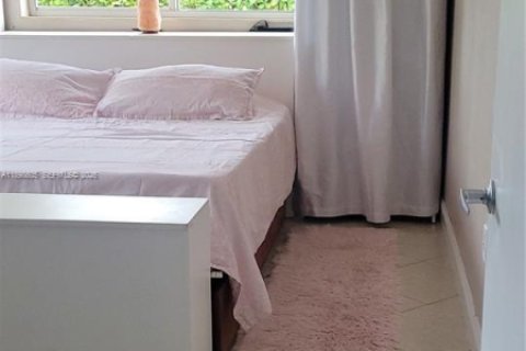 Casa en alquiler en South Miami, Florida, 4 dormitorios, 138.24 m2 № 2015004 - foto 21