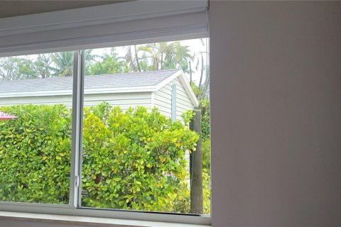 Casa en alquiler en South Miami, Florida, 4 dormitorios, 138.24 m2 № 2015004 - foto 19