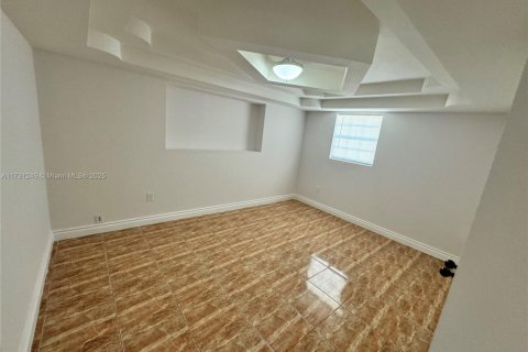 Купить коммерческую недвижимость в Уэст-Палм-Бич, Флорида 269.79м2, № 1864236 - фото 12