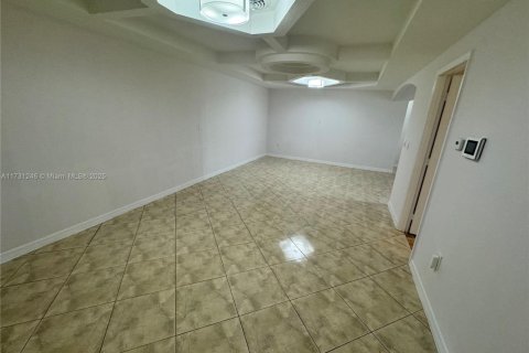 Купить коммерческую недвижимость в Уэст-Палм-Бич, Флорида 269.79м2, № 1864236 - фото 30