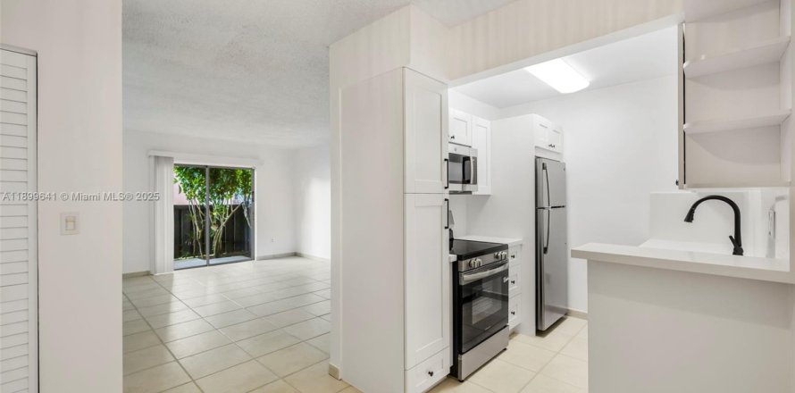 Condo à Miami, Floride, 1 chambre  № 1953651
