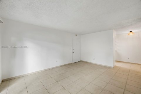 Copropriété à vendre à Miami, Floride: 1 chambre, 57.13 m2 № 1953651 - photo 11