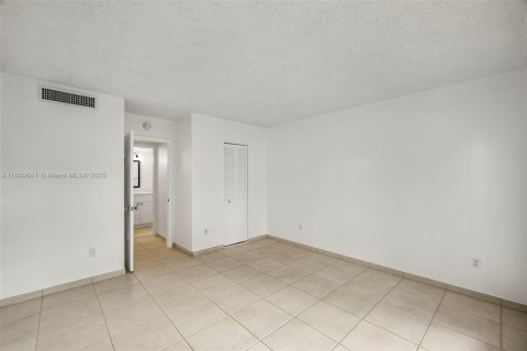 Copropriété à vendre à Miami, Floride: 1 chambre, 57.13 m2 № 1953651 - photo 16