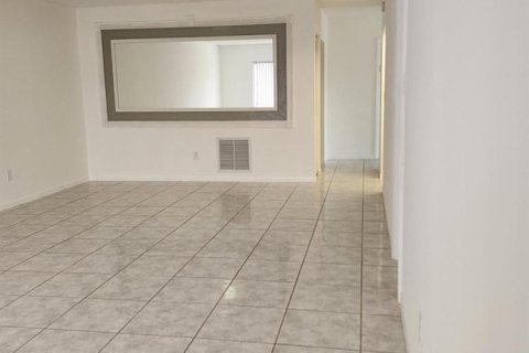 Adosado en venta en West Palm Beach, Florida, 3 dormitorios, 135.27 m2 № 2280733 - foto 7
