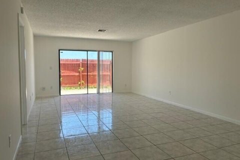 Adosado en venta en West Palm Beach, Florida, 3 dormitorios, 135.27 m2 № 2280733 - foto 4