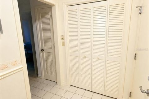 House in Sarasota, Florida 2 bedrooms, 159.79 sq.m. № 2230654 - photo 9
