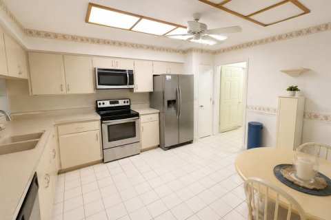 House in Sarasota, Florida 2 bedrooms, 159.79 sq.m. № 2230654 - photo 4