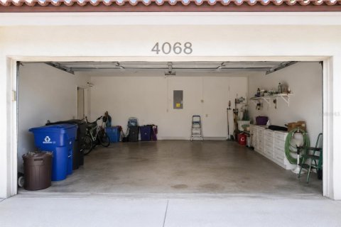 House in Sarasota, Florida 2 bedrooms, 159.79 sq.m. № 2230654 - photo 2
