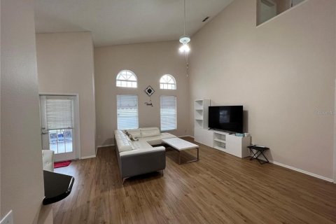 House in Davenport, Florida 4 bedrooms, 210.8 sq.m. № 2225797 - photo 5