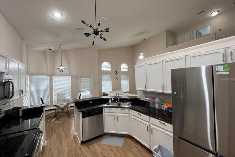 House in Davenport, Florida 4 bedrooms, 210.8 sq.m. № 2225797 - photo 3