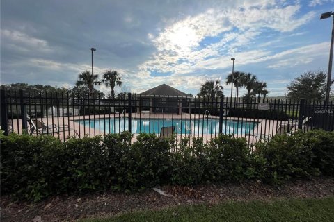 House in Davenport, Florida 4 bedrooms, 210.8 sq.m. № 2225797 - photo 27
