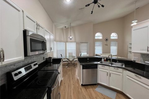 House in Davenport, Florida 4 bedrooms, 210.8 sq.m. № 2225797 - photo 11