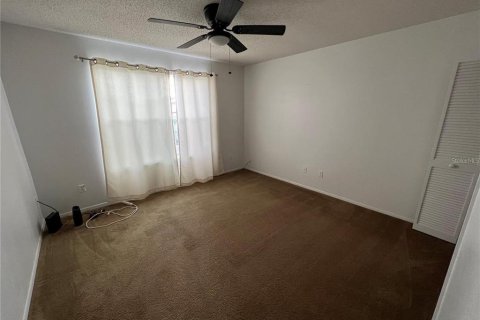 House in Davenport, Florida 4 bedrooms, 210.8 sq.m. № 2225797 - photo 18
