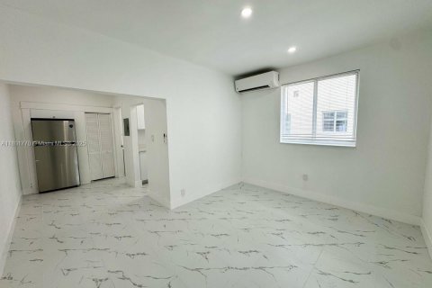 Appartement à louer à Miami, Floride: 1 chambre, 51.1 m2 № 1715389 - photo 2