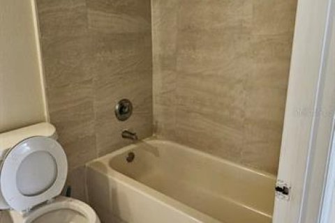 Снять в аренду виллу или дом в Киссимми, Флорида 4 спальни, 163.88м2, № 2113246 - фото 18