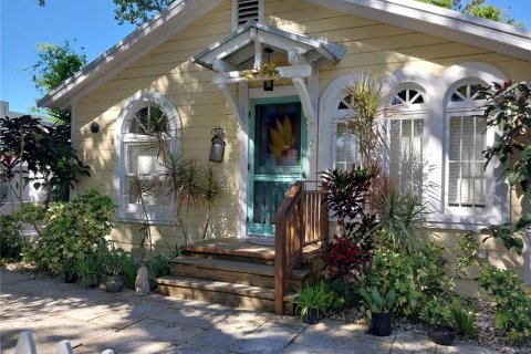 House in Sarasota, Florida 3 bedrooms, 102.84 sq.m. № 1537313 - photo 5