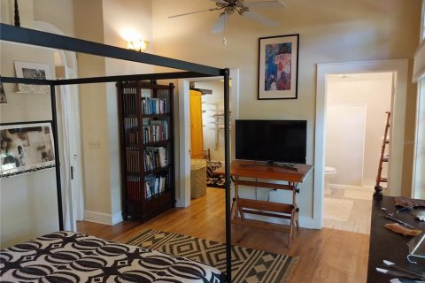 House in Sarasota, Florida 3 bedrooms, 102.84 sq.m. № 1537313 - photo 17