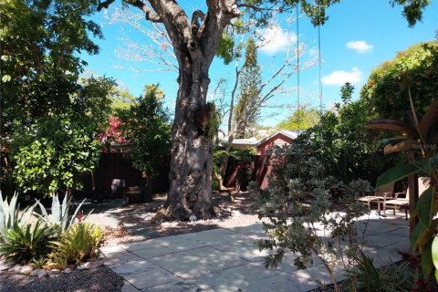 House in Sarasota, Florida 3 bedrooms, 102.84 sq.m. № 1537313 - photo 4