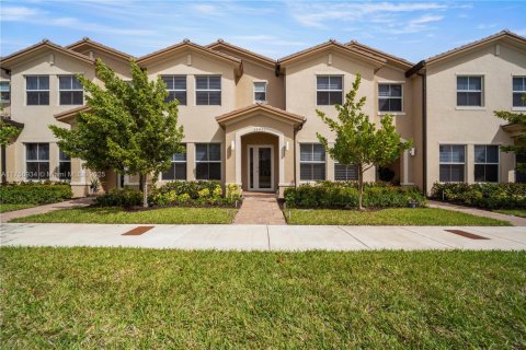 Adosado en venta en Homestead, Florida, 3 dormitorios, 143.81 m2 № 1696016 - foto 1