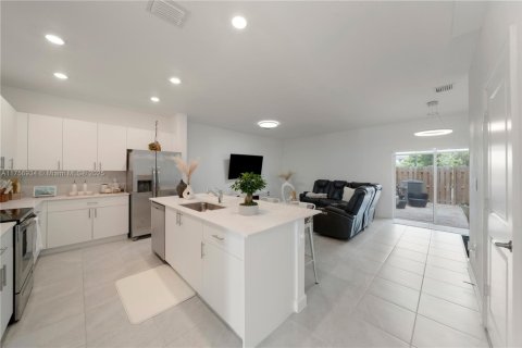 Adosado en venta en Homestead, Florida, 3 dormitorios, 143.81 m2 № 1696016 - foto 6