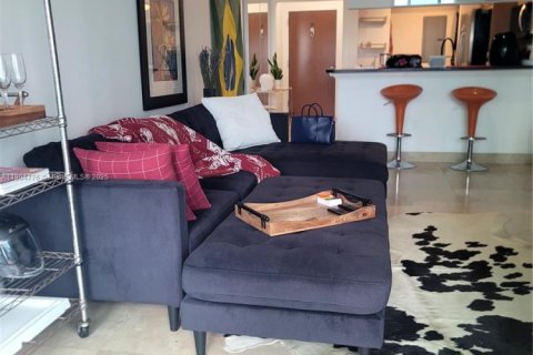 Condo in Miami, Florida, 2 bedrooms  № 1956070 - photo 10
