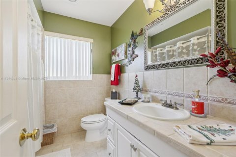 Casa en venta en Pembroke Pines, Florida, 3 dormitorios, 173.91 m2 № 1970635 - foto 29