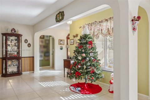 Casa en venta en Pembroke Pines, Florida, 3 dormitorios, 173.91 m2 № 1970635 - foto 19