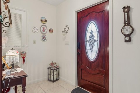 Casa en venta en Pembroke Pines, Florida, 3 dormitorios, 173.91 m2 № 1970635 - foto 10