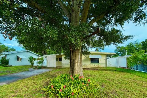 Appartement à Saint Petersburg, Floride 2 chambres, 74.32 m2 № 2120544
