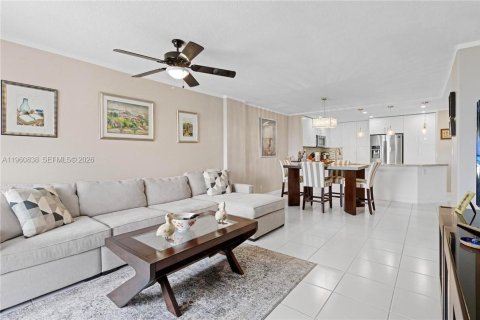 Copropriété à louer à Hollywood, Floride: 1 chambre, 77.29 m2 № 2028314 - photo 7