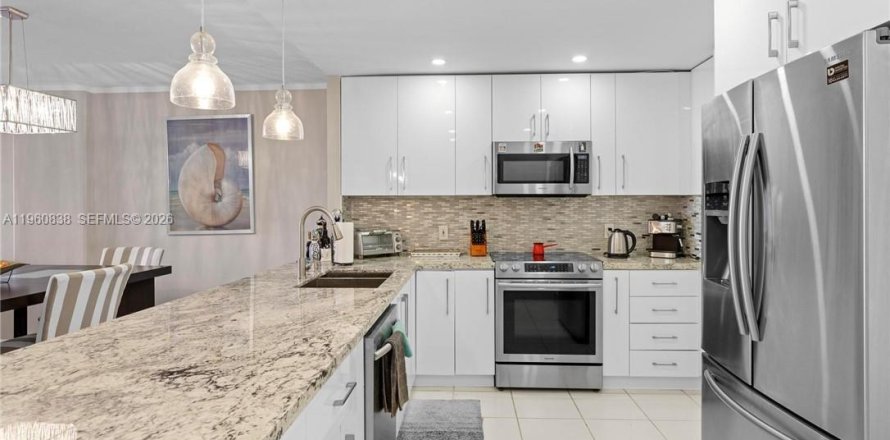 Condo à Hollywood, Floride, 1 chambre  № 2028314