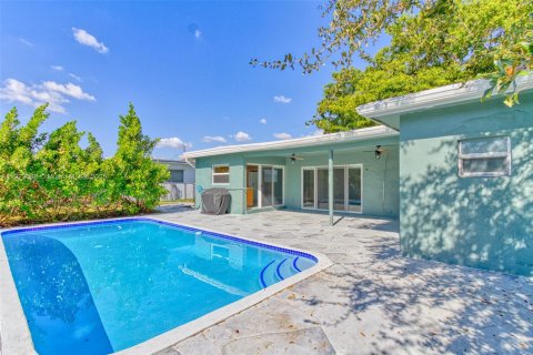 House in Sunrise, Florida 3 bedrooms, 125.88 sq.m. № 1976347 - photo 12