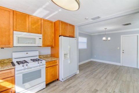 House in Sunrise, Florida 3 bedrooms, 125.88 sq.m. № 1976347 - photo 20